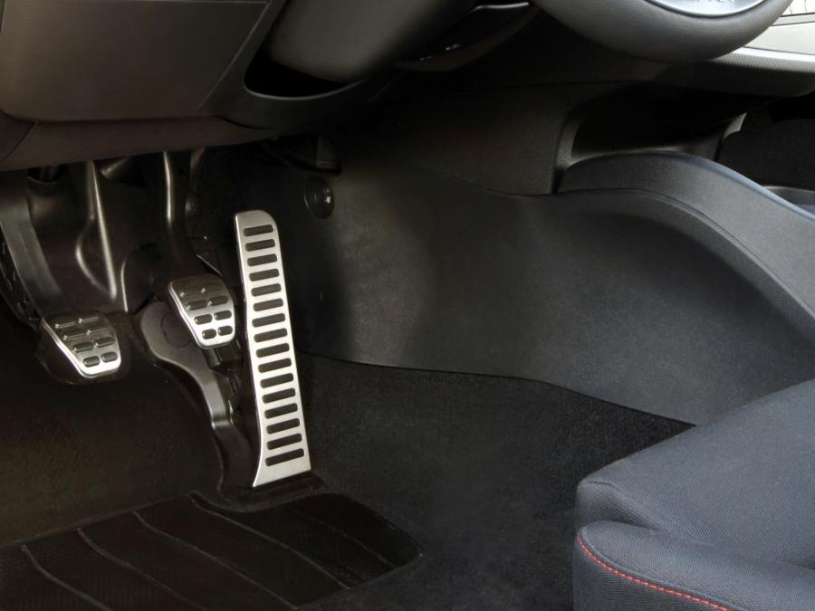  Seat Leon Cupra 2006 года  (фото 5 из 17)